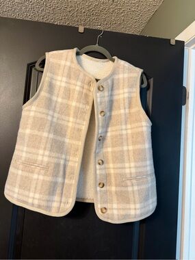 Source Unknown Beige Plaid Fleece-Lined Vest